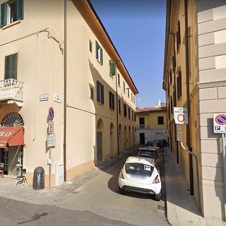 Grande Appartamento In Centro Pontedera Eksteriør billede